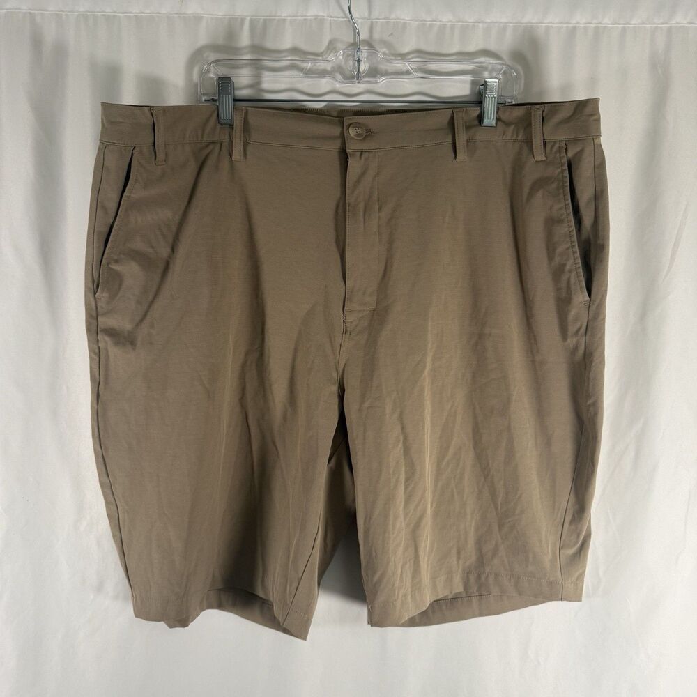 Callaway Golf Shorts Men's 44B Tan Brown Flat Front Lightweight Pockets Golfing